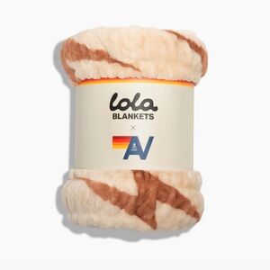 AVIATOR NATION x LOLA